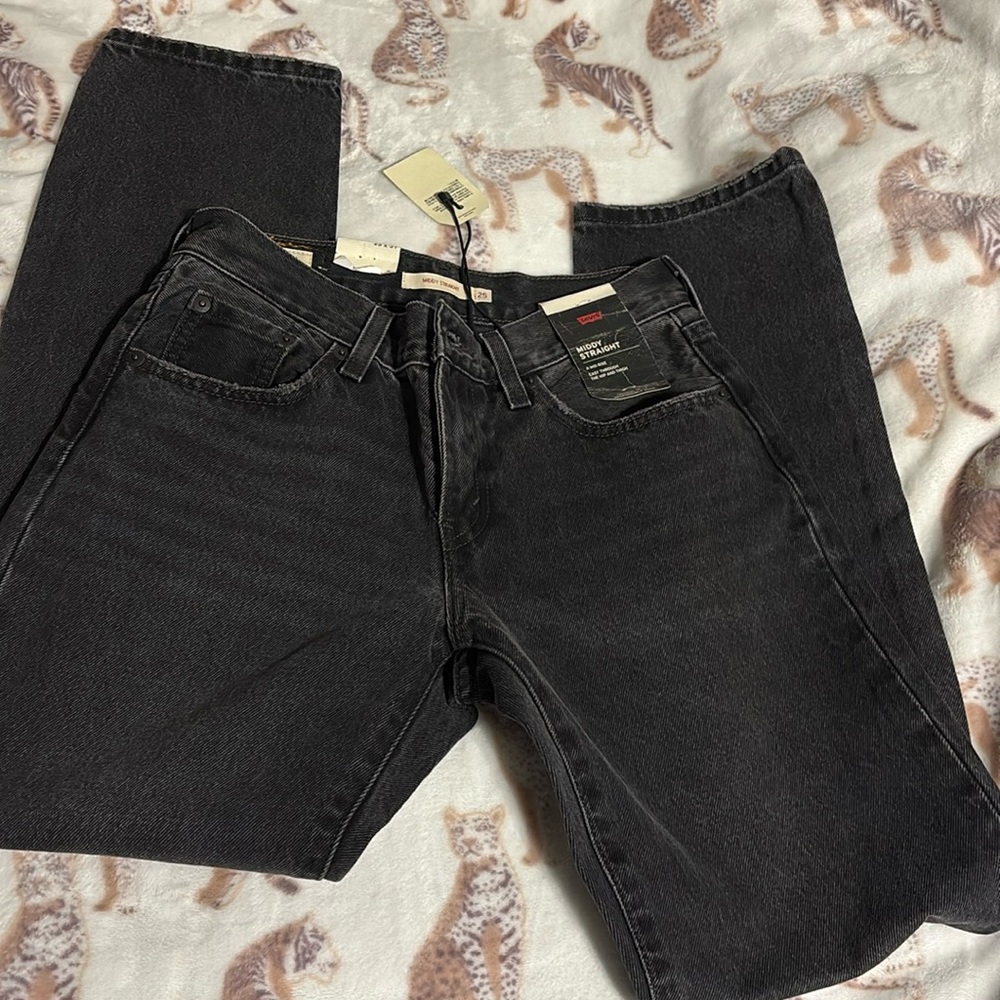 Nwt Levi’s middy straight